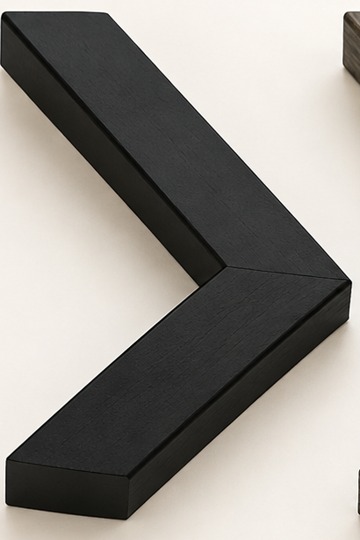 Black frame moulding sample