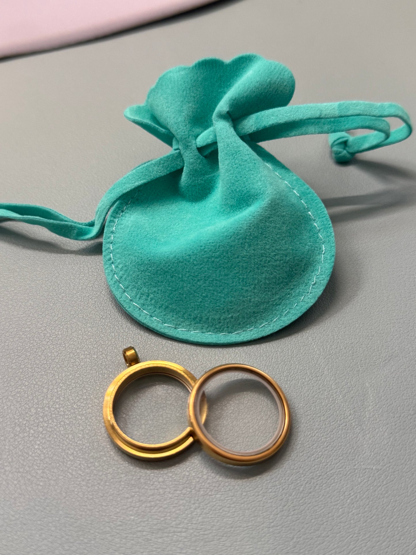 Personalized Pet Keepsake Pendant – Photo & Hair/Ash Capsule